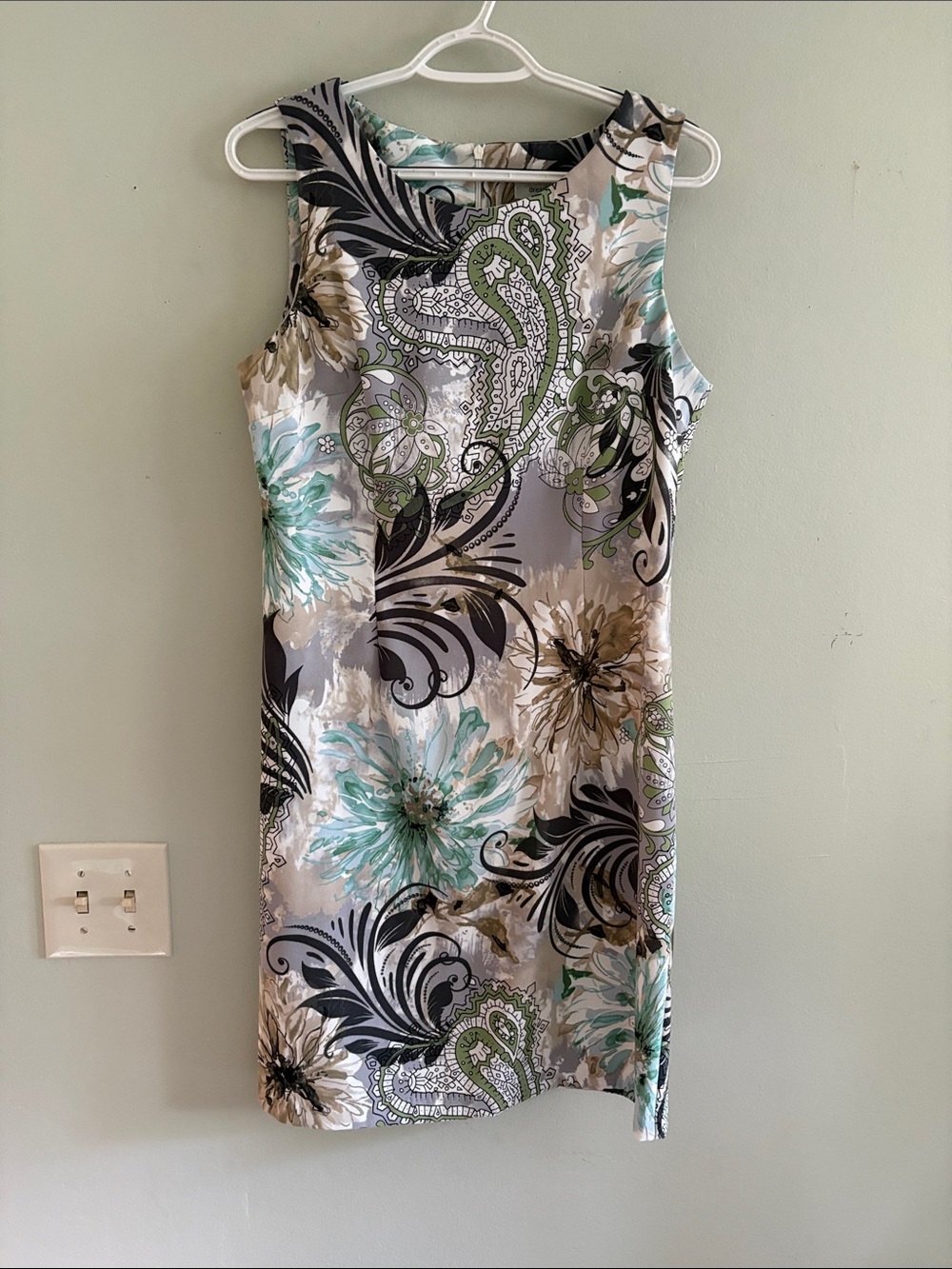 dressbarn Sleeveless Midi Dress in Mint, Gray & Black Paisley Floral